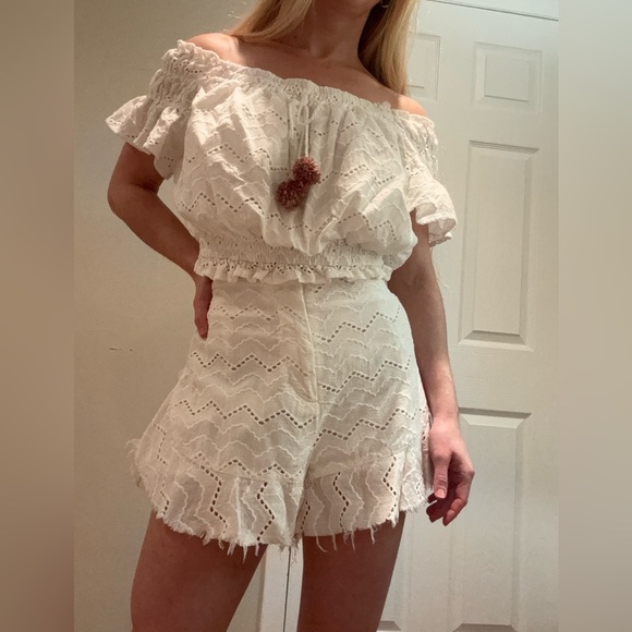 White set - Picture 2 of 3